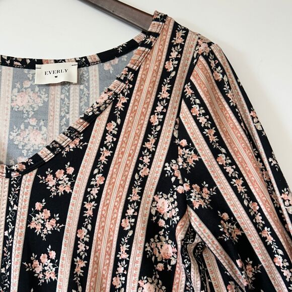 Everly Floral Dress‎ Size Medium Black Pink Roses Boho Girly - Picture 4 of 16